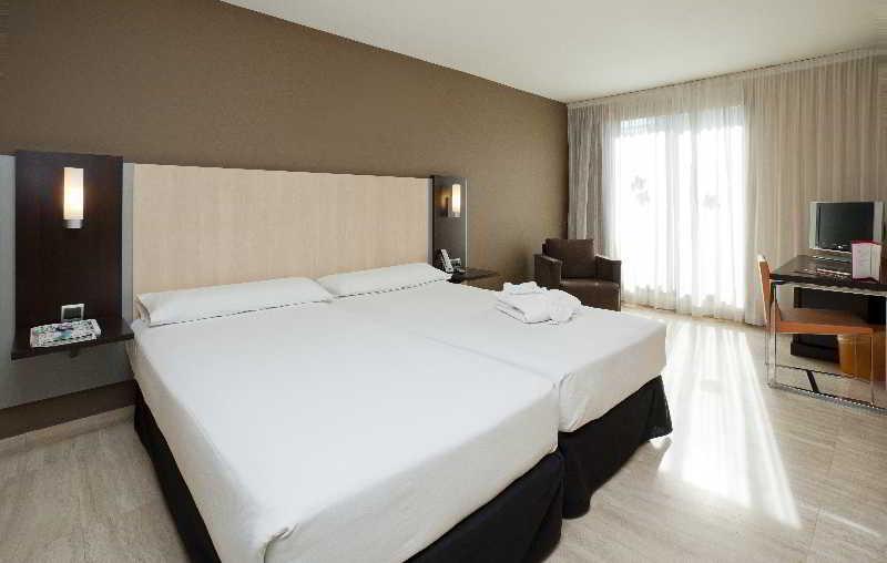 Ilunion Almirante Hotel Barcelona Exterior foto