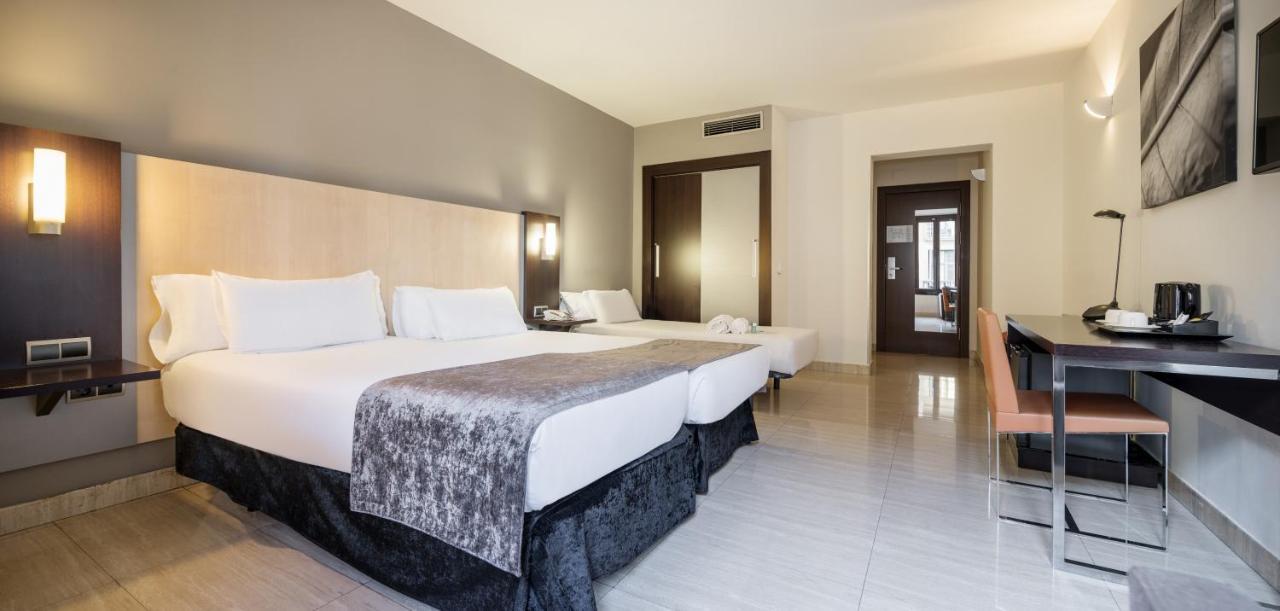 Ilunion Almirante Hotel Barcelona Exterior foto